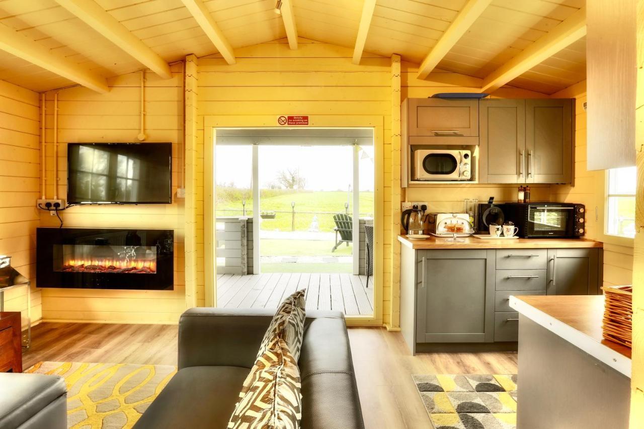 Sunset Log Cabin Sudbury  Exterior photo